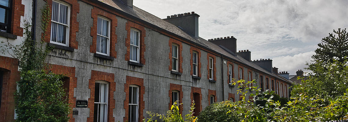 Galway – Stadt, See, Kirche und Meer